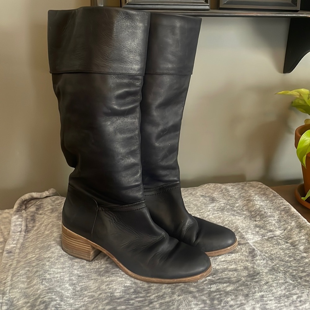 UGG Carlin Tall Winter Boots. Knee high. Color: Black. Size:10.